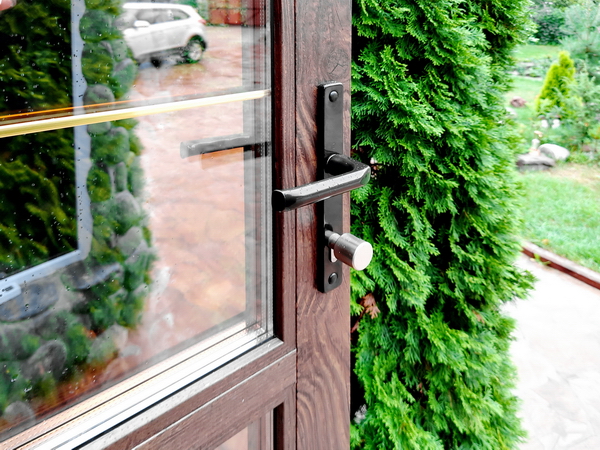 Входная дверь Рехау 70 цвет мореная сосна